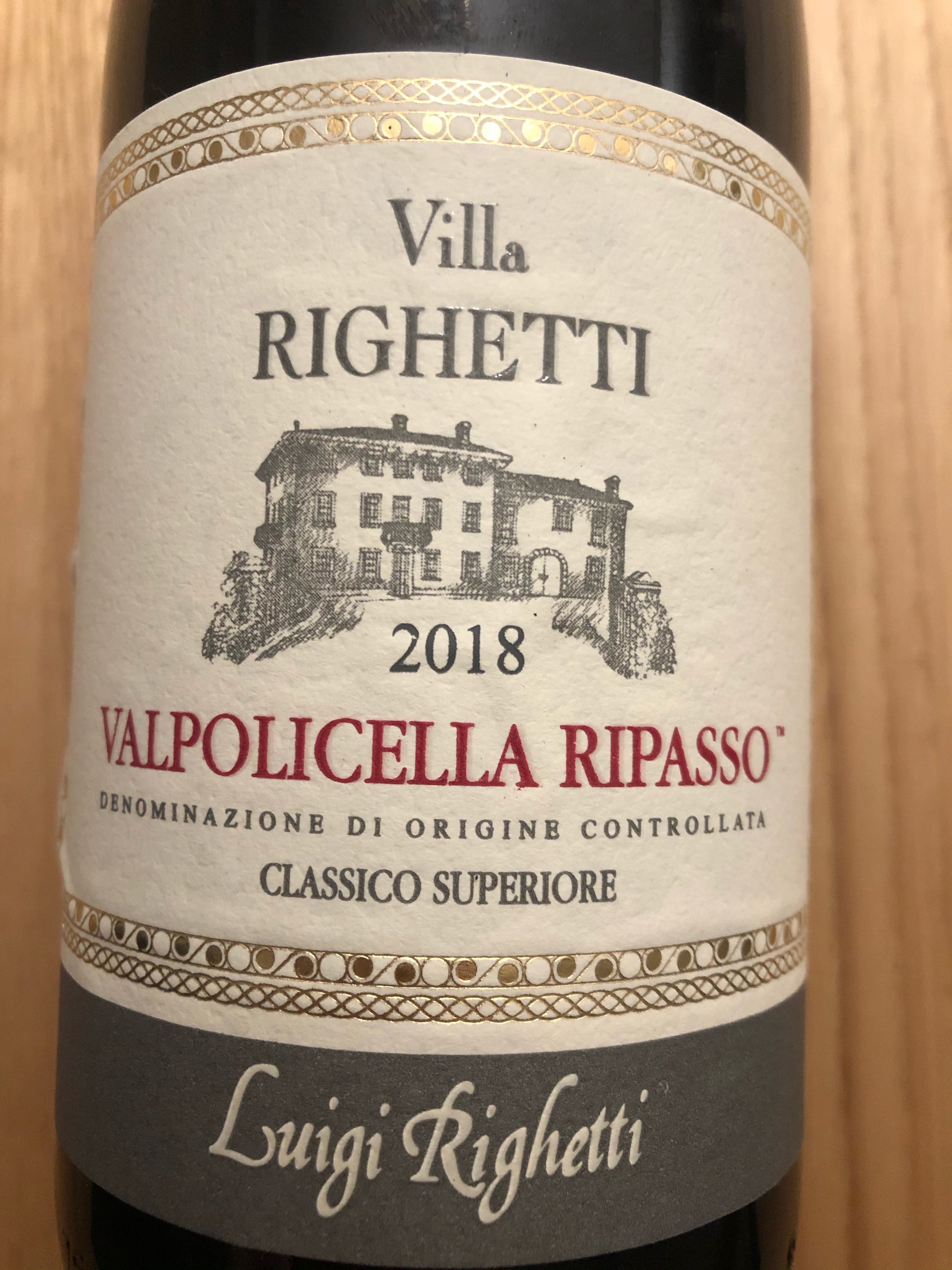 MIX : 4 Amarone, 4 Ripasso Superiore, 4 Valpolicella CLASSICO, Karton a 12 Flaschen - Hotelwein